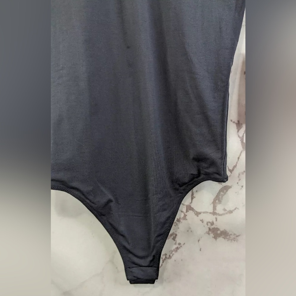 EVERLANE THE V-NECK BALLET BODYSUIT - Picture 11 of 13